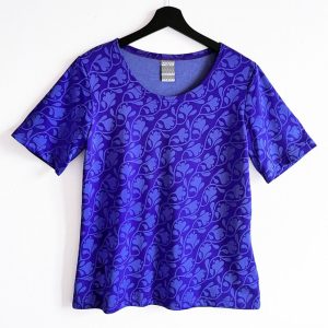 NY! Stor t-shirt Mah-Jongblomma Lilablå