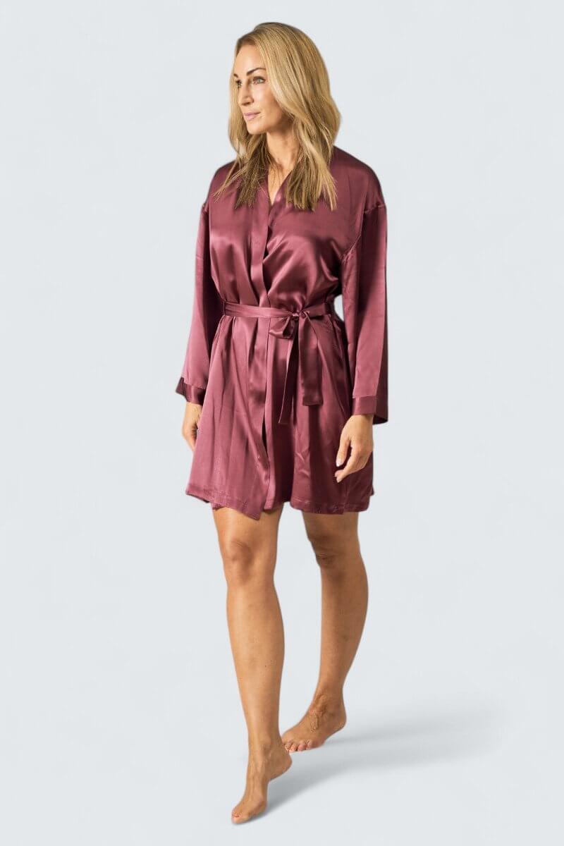 Sidenmorgonrock Kort Satin Dam – Burgundy